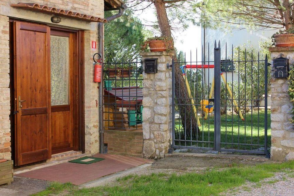 Agriturismo La Ginestrella Civitella D'Arna Kültér fotó