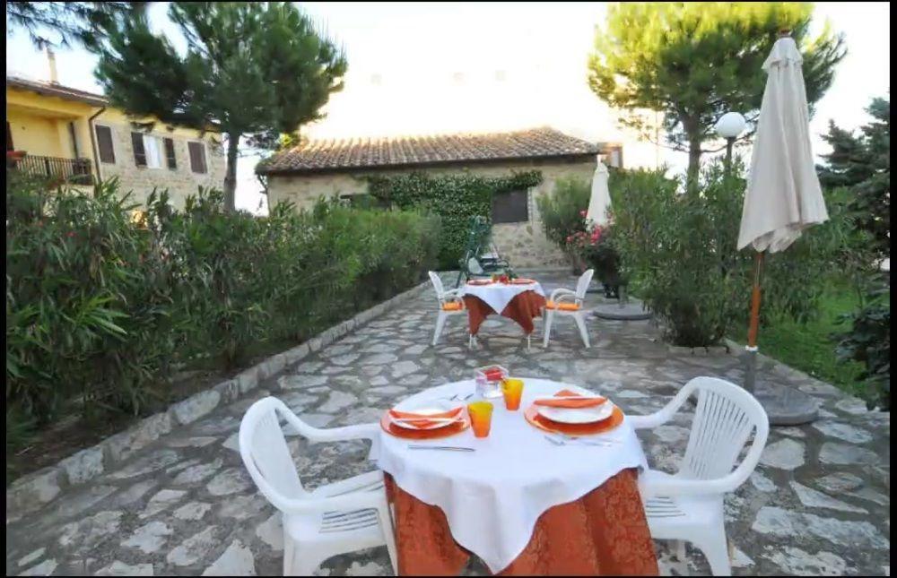 Agriturismo La Ginestrella Civitella D'Arna Kültér fotó